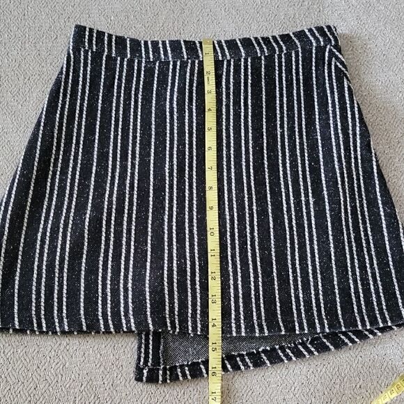 Urban Outfitters Black and White Striped Skirt - Size Small - Picture 9 of 11